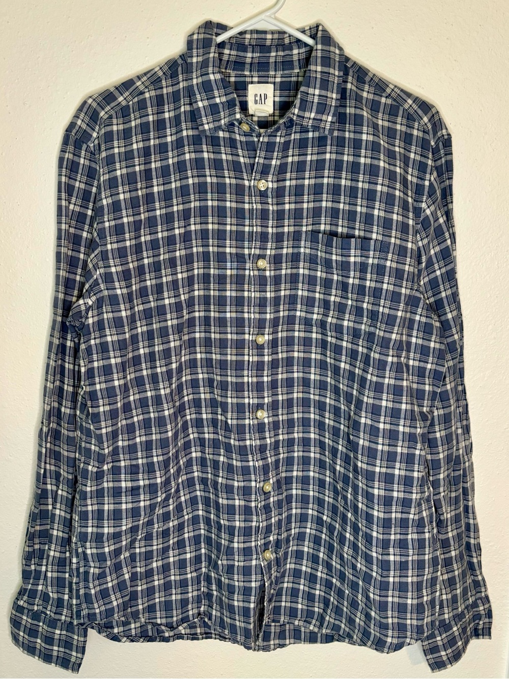 GAP Men's Blue and White Plaid Button-Up Shirt